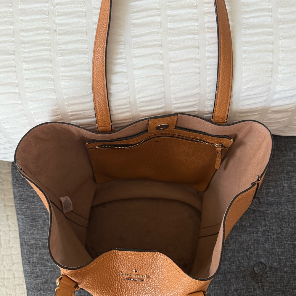 Kate Spade Caramel Brown 100% Leather Oval Tote Purse - Picture 2 of 8